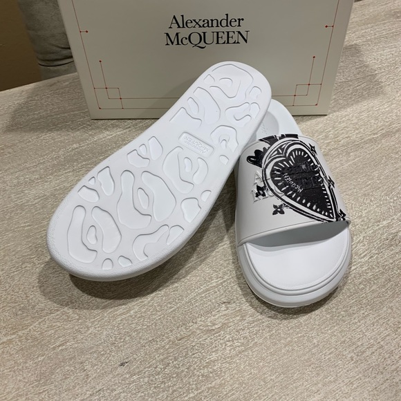 Alexander McQueen Men Pool Slides - Picture 6 of 10